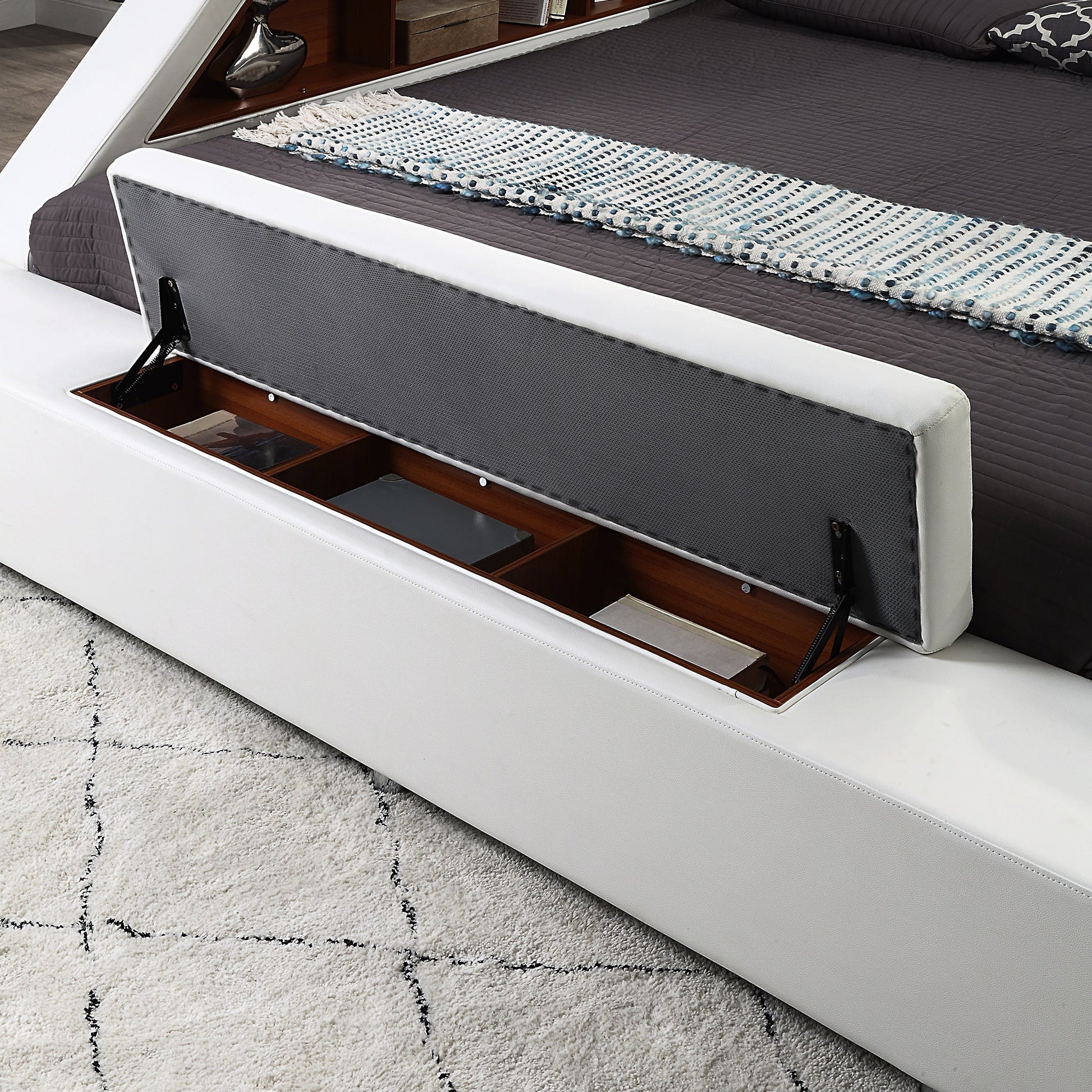 9015 QUEEN BED/KING BED