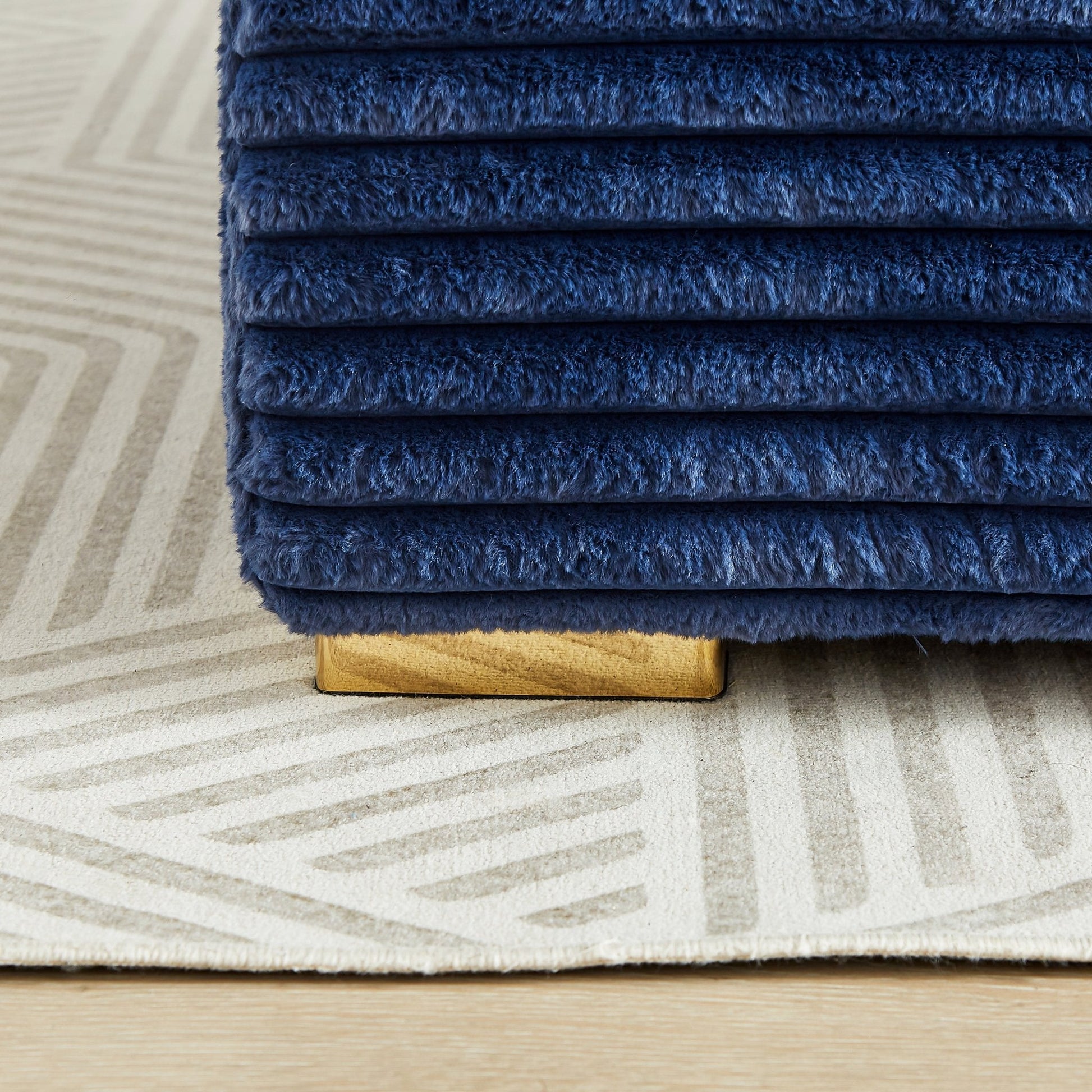 R9022 SOFA