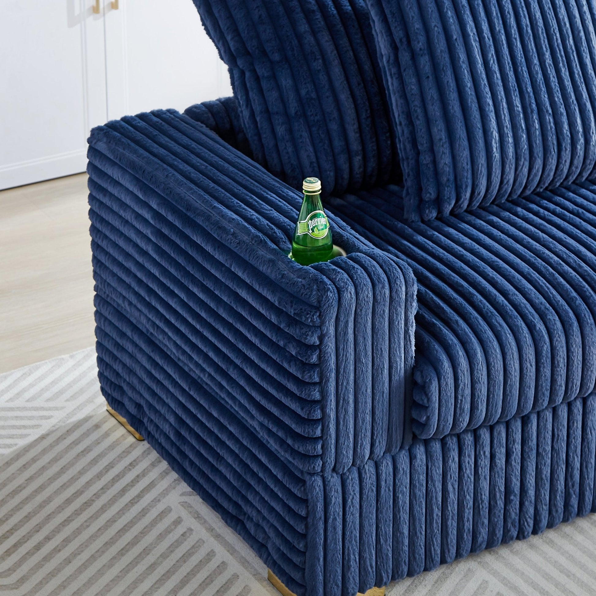 R9022 SOFA