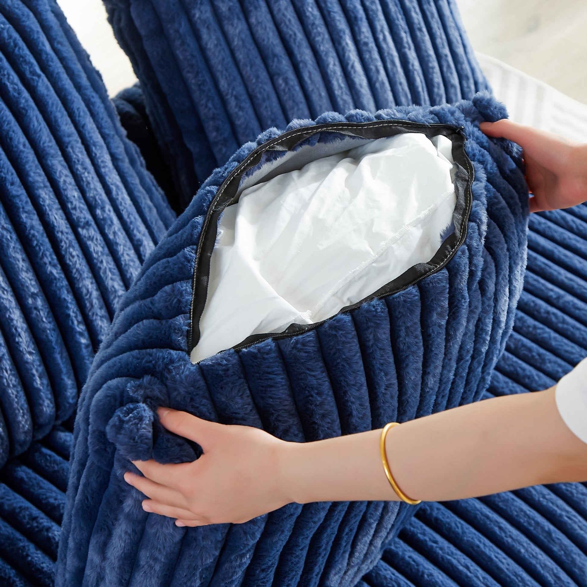 R9022 SOFA