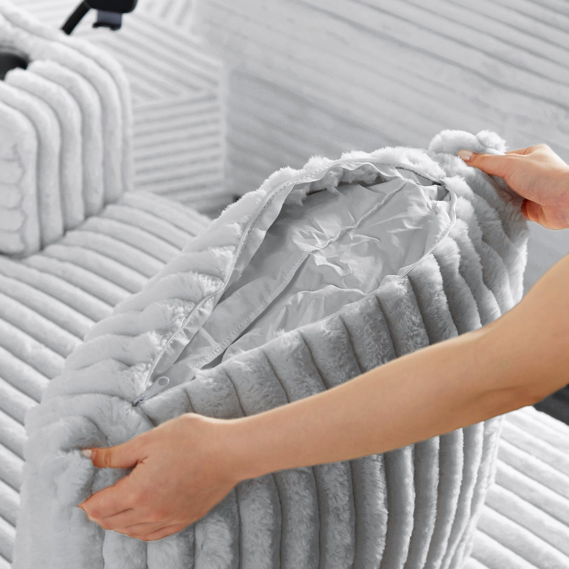 R9022 SOFA