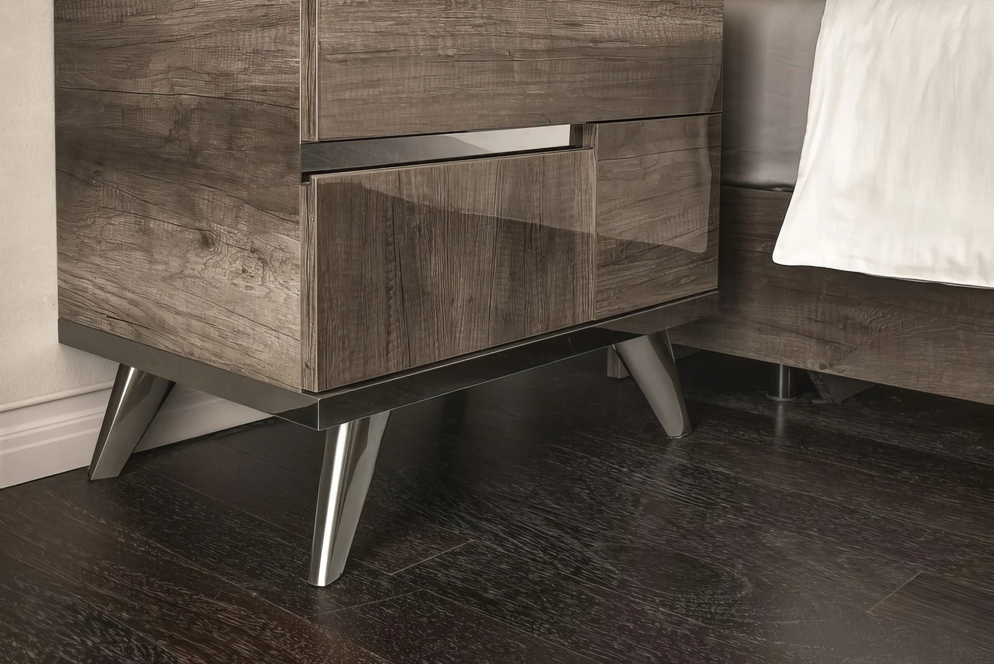 Medea II  Collection Bedroom 4 Pieces